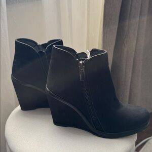 Vince Camuto Black Wedge Ankle Boots

Feel free to make an offer.